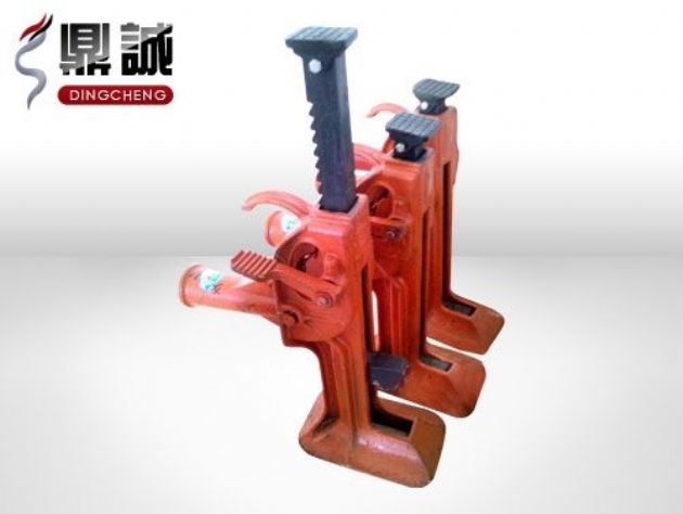 點擊查看詳細信息<br>標題：齒條式起道機 閱讀次數(shù)：4663